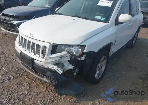 2016 Jeep Compass Latitude из США, поврежденный, VIN 1C4NJDEB7GD762510